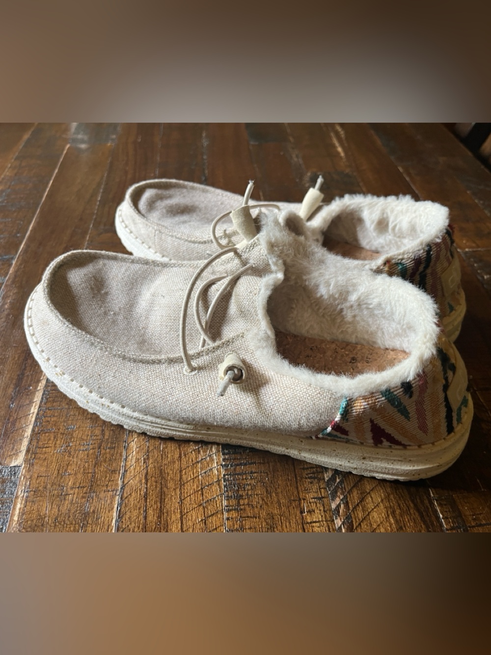 Women’s Hey Dudes Size 8 Cozy Faux-Fur Lined Slip-On Sneakers